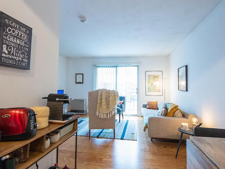 175 Pine St #2L — Photo 5