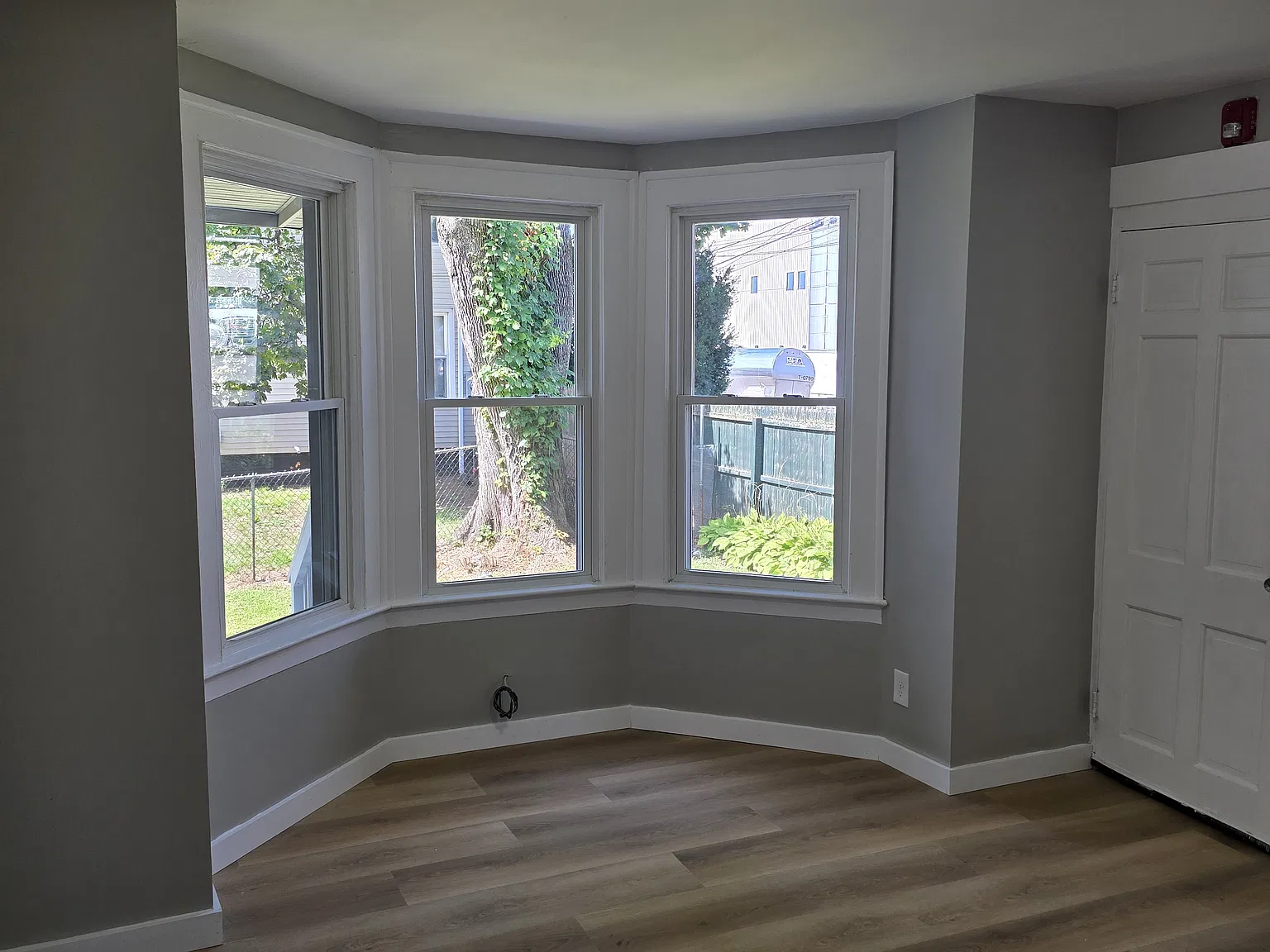2 bed, 700 sqft, $1,800 — Photo 4