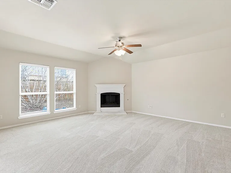 1115 Dickenson Dr — Photo 14