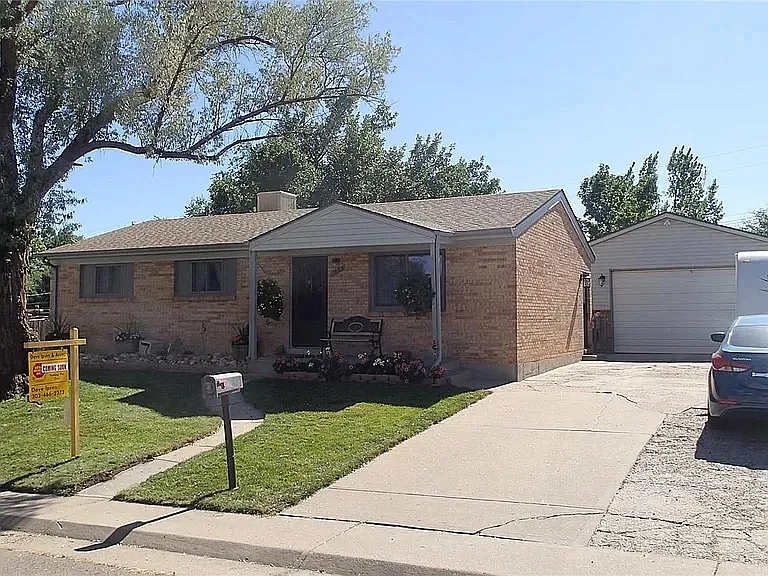 11863 Claude Way — Photo 1