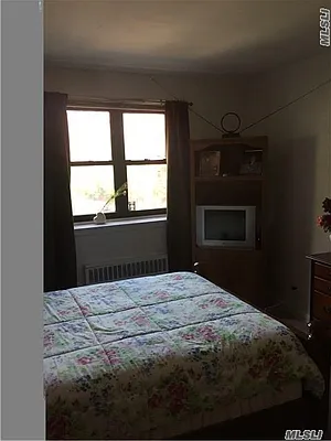 Sold by Douglas Elliman | media 14