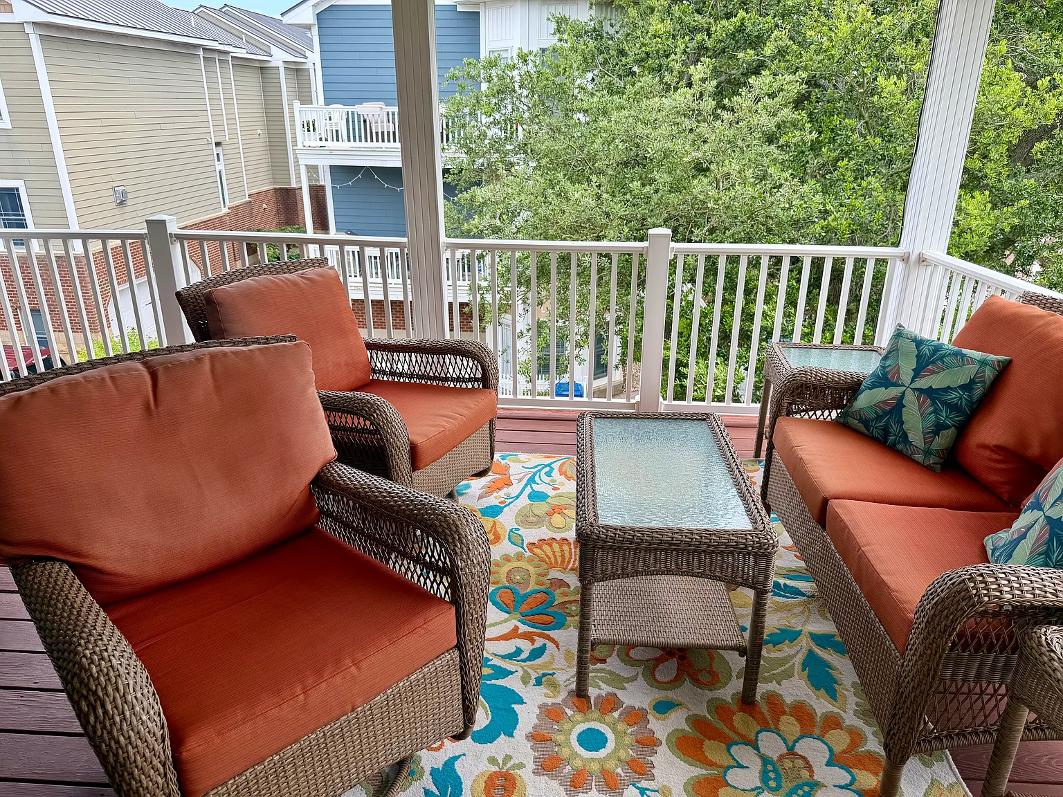 3 bed, 3.5 bath, 2309 sqft, $5,000 — Photo 3