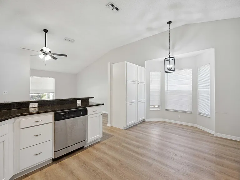 4107 11th Ave E — Photo 18
