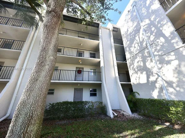 9450 Poinciana Pl APT 106, Davie, FL 33324