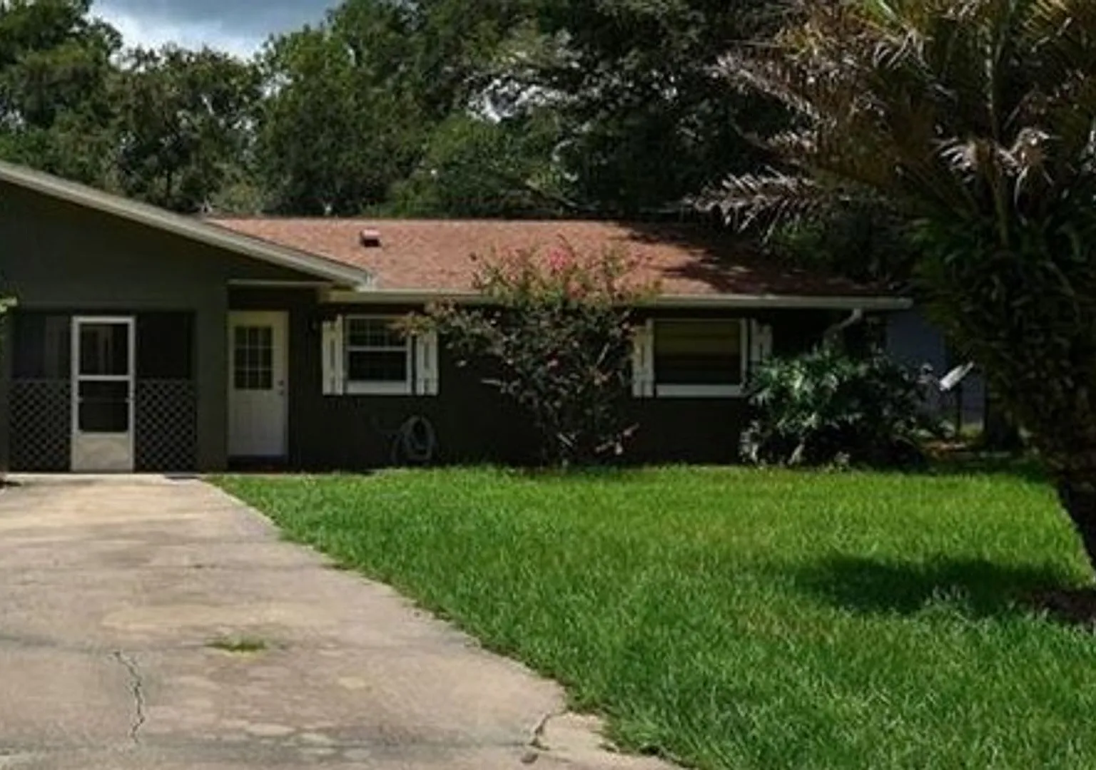Orange City: 1/2 Duplex, Fenced Yard Available October 15th! — Photo 1
