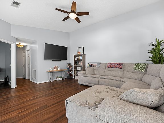 5th image of 7075 Glen Kerry Ct