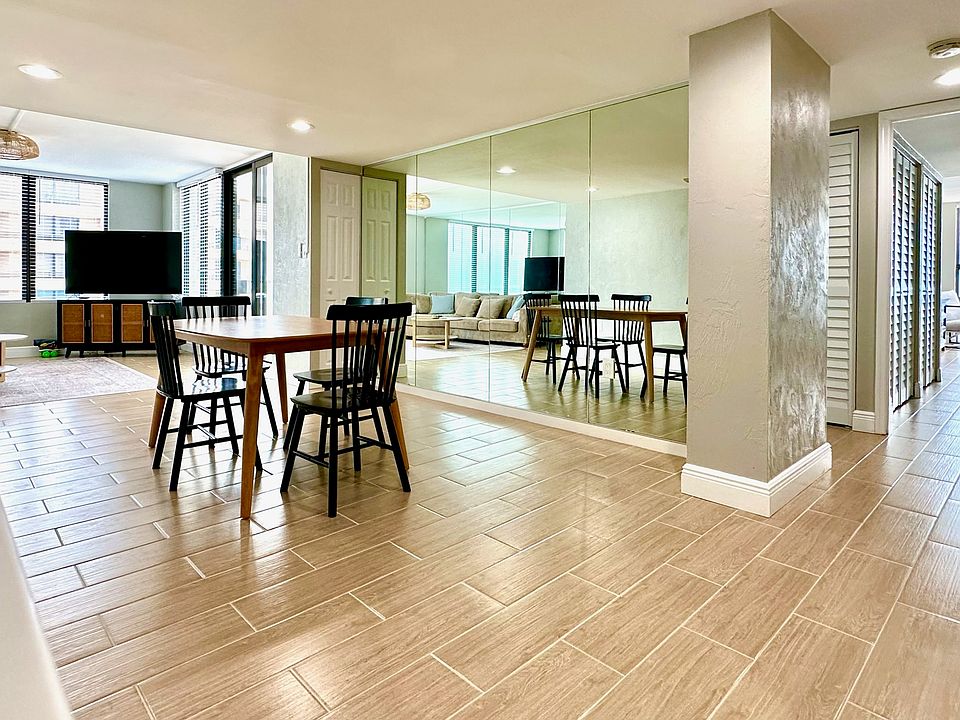 Beautiful open flow to enjoy the natural sunlight and ocean views from every room.