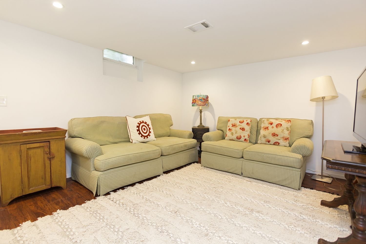  LOWER LEVEL LIVING AREA