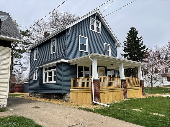 2nd image of 734 W La Clede Ave