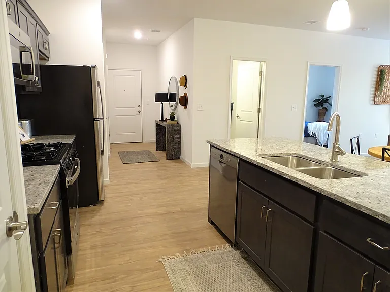 Park West Apartments — Photo 66