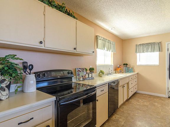 5th image of 161 Comanche Ln