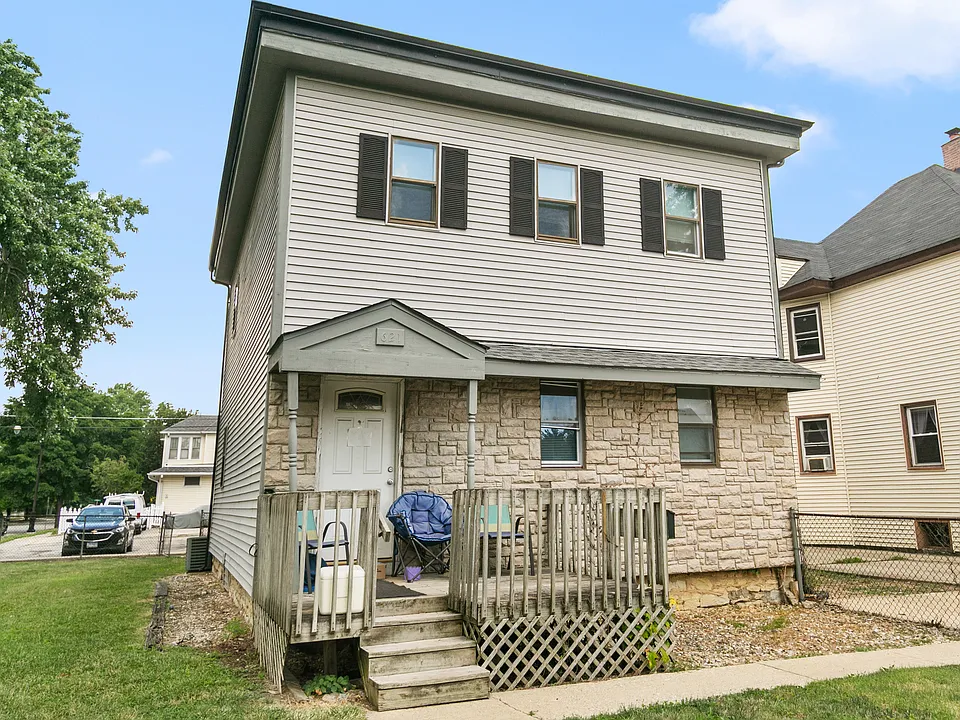 621 Oneida St #2