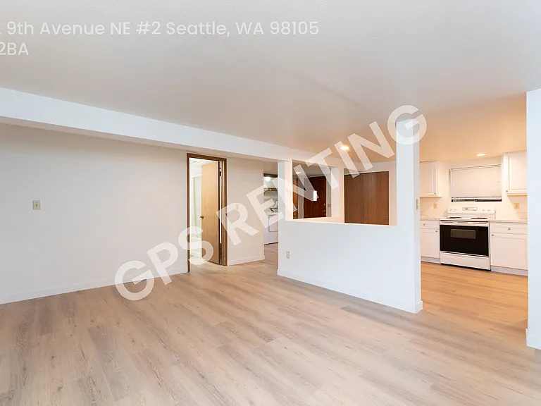 5302 9th Ave NE #2 — Photo 9