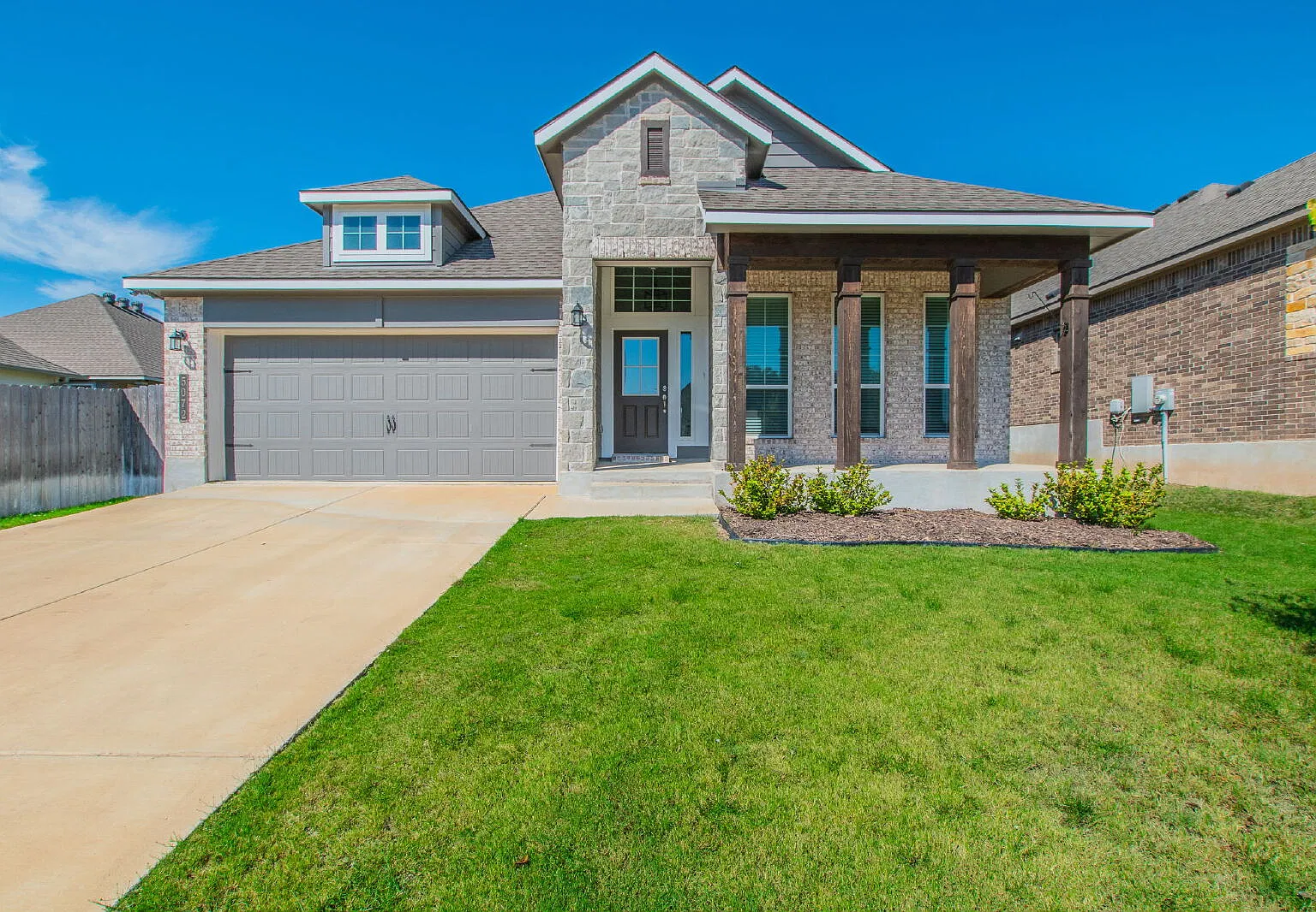 3 bed, 2.0 bath, 1902 sqft, $2,150 — Photo 1