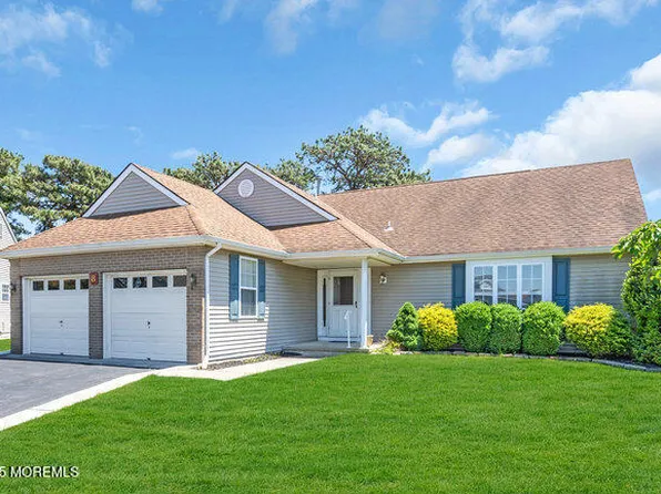 8 Wycombe Court, Toms River, NJ 08757