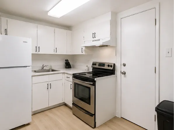 78 4th Ave, Ottawa, ON K1S 2L2
