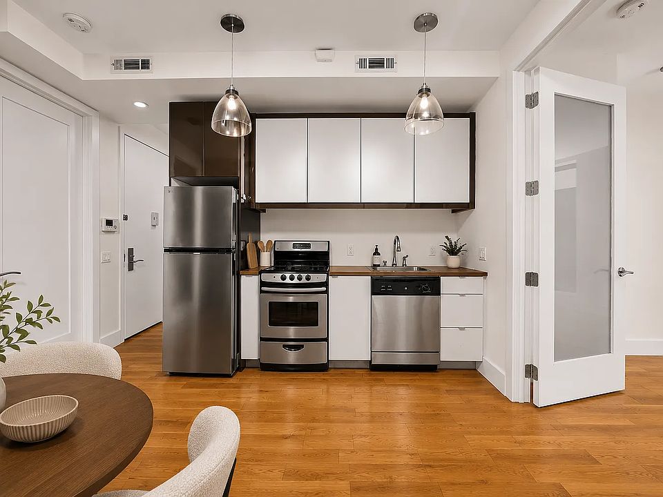 1st image of 193 Bedford Ave APT 3A