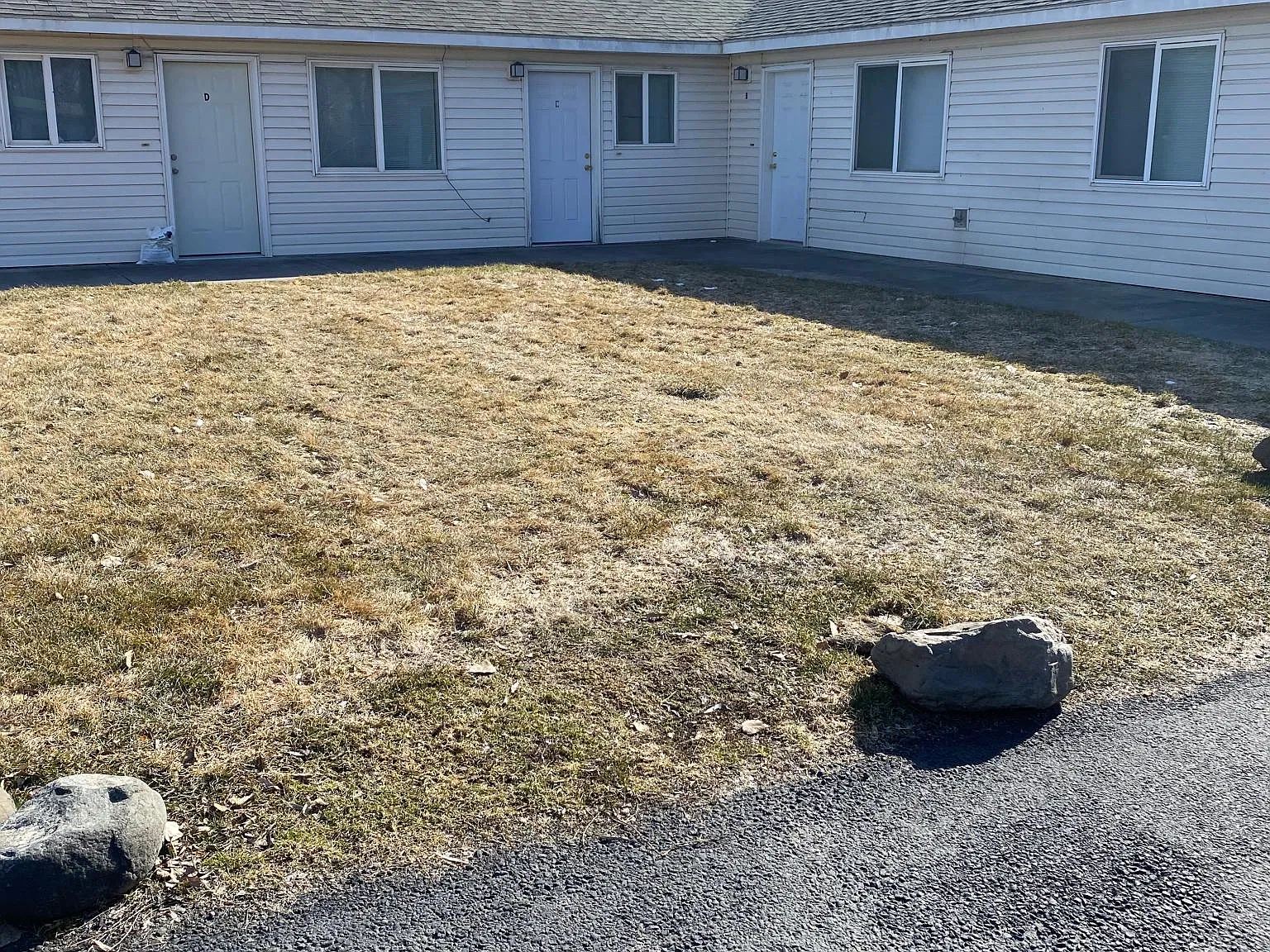 2 bed, 550 sqft, $1,000 — Photo 2