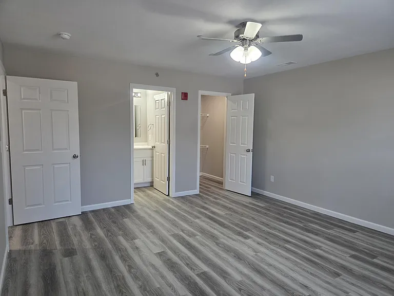 Willow Grove Apartments — Photo 29