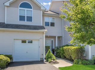 2603 Willow Pond Dr, Riverhead, NY 11901