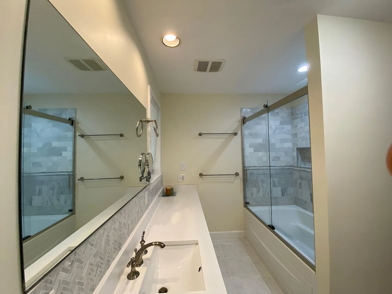 5 bed, 3700 sqft, $6,900 — Photo 4