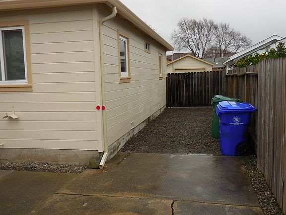 2nd image of 2922 17th St