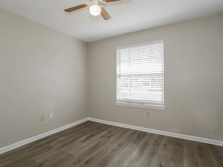 3402 Westfield Dr — Photo 10