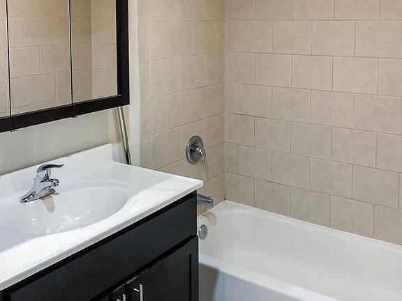 5th image of 875 W Lill Ave #4