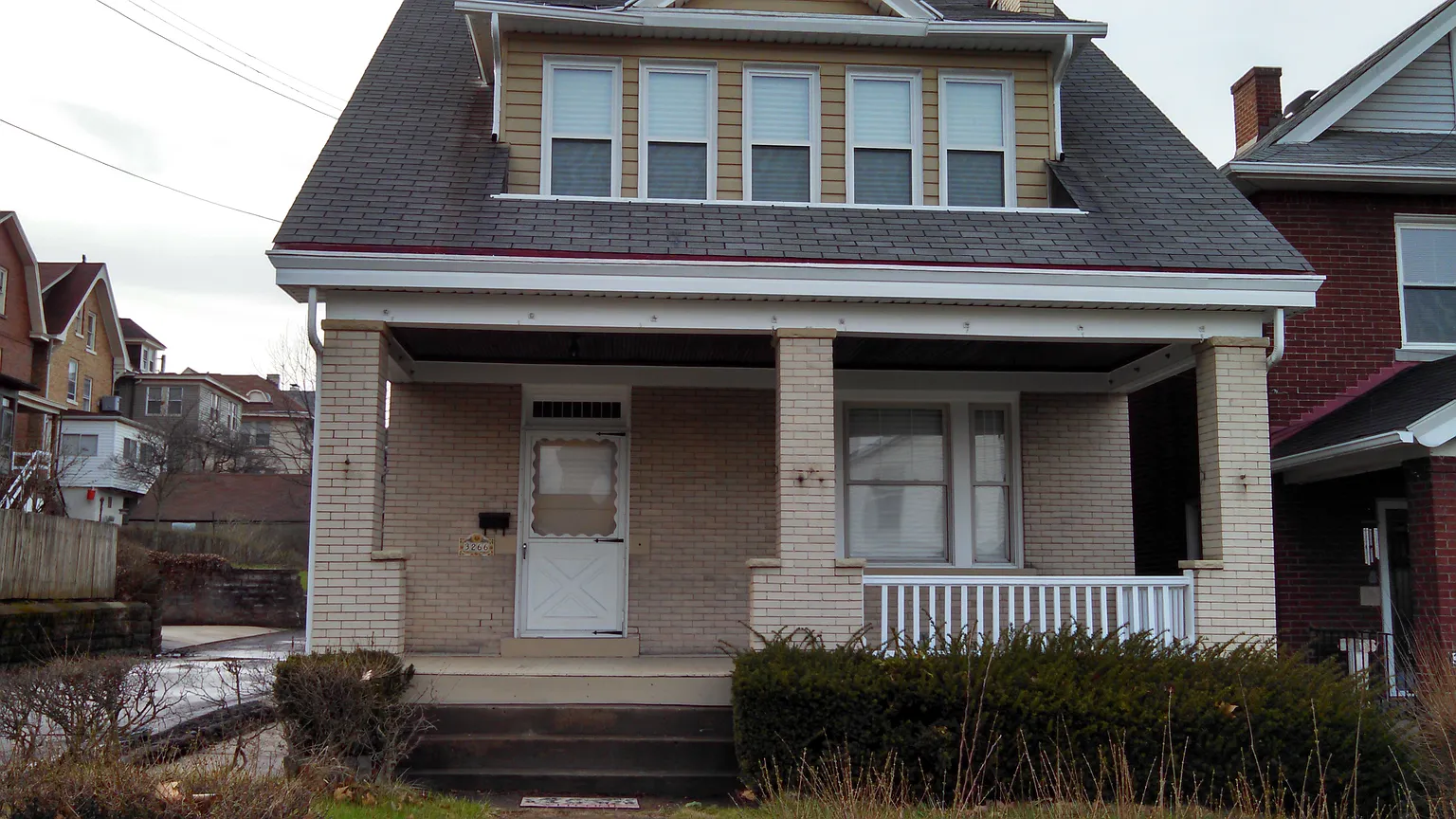 3266 Gaylord Ave photo 1