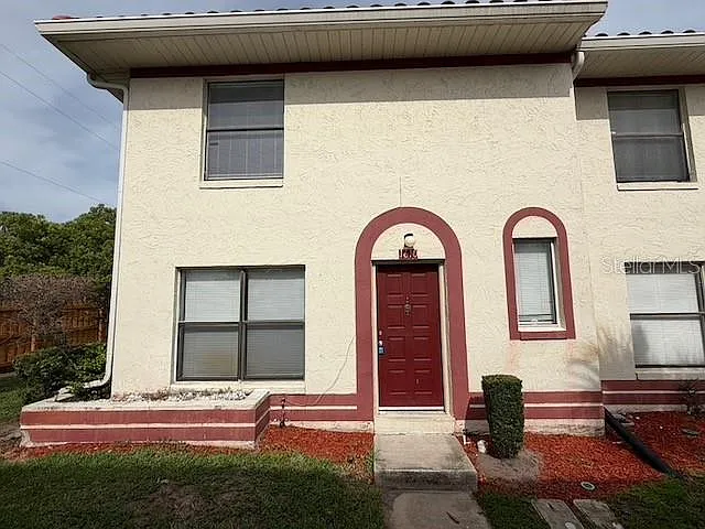 3 bed, 2.5 bath, 1307 sqft, $1,800 — Photo 2