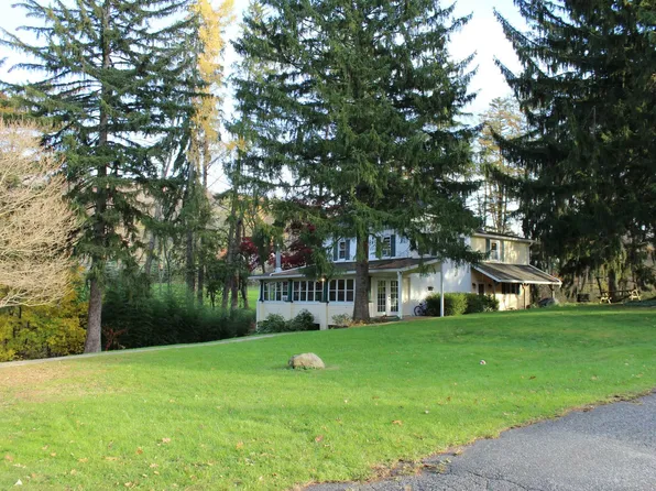 464 Buckhorn Dr, Belvidere, NJ 07823