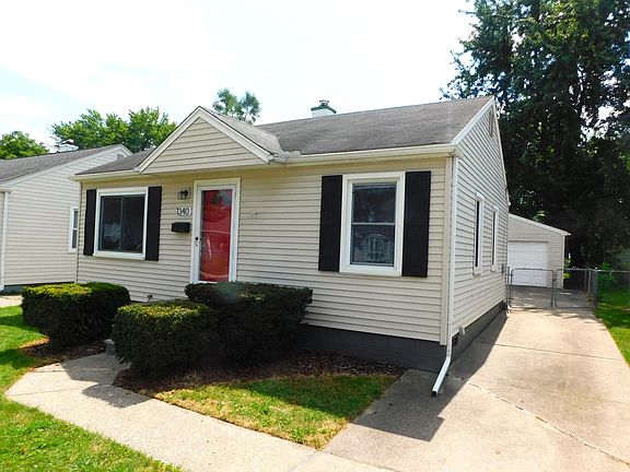 3rd image of 1340 E Breckenridge St