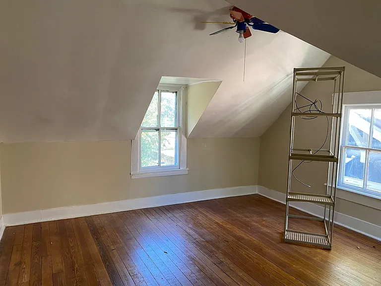 310 Steele St — Photo 12