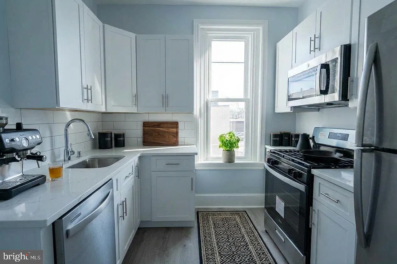2 bed, 1.0 bath, 1350 sqft, $1,200 — Photo 3