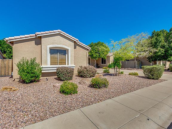 2nd image of 1652 E Knoll Cir