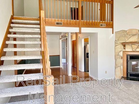 2nd image of 124 Parkway Dr