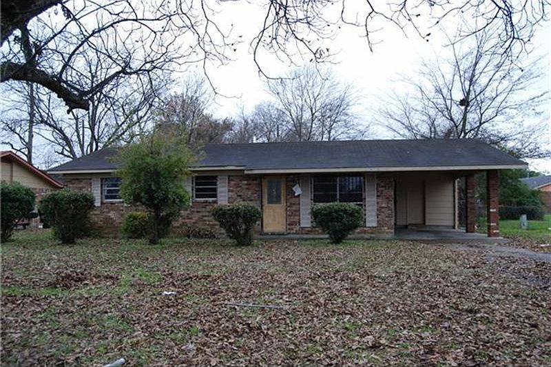 1st image of 2667 Henry Dr