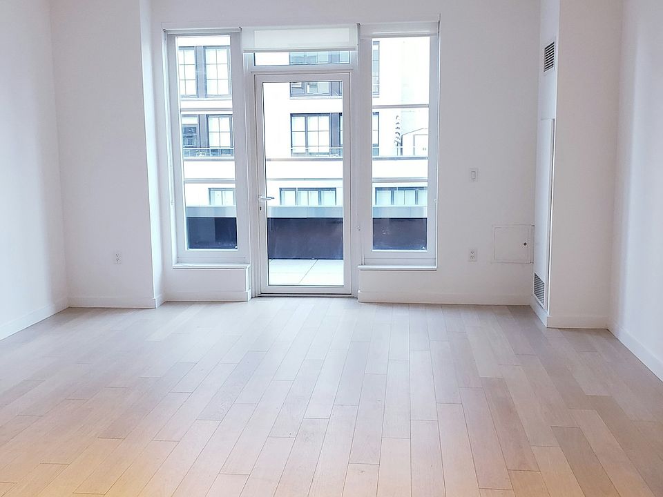 1st image of 535 W 43rd St S #12E