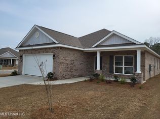 94 Saltmeadow Cir, Ocean Springs, MS 39564