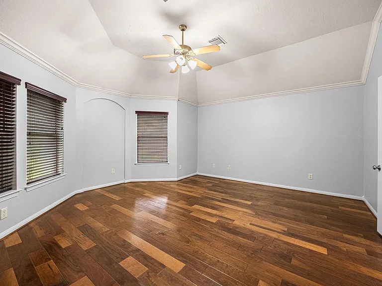 802 Floriencia St — Photo 22