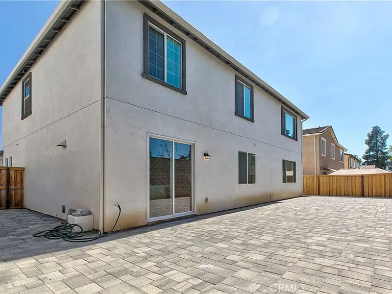 11769 Fenton Ave — Photo 6