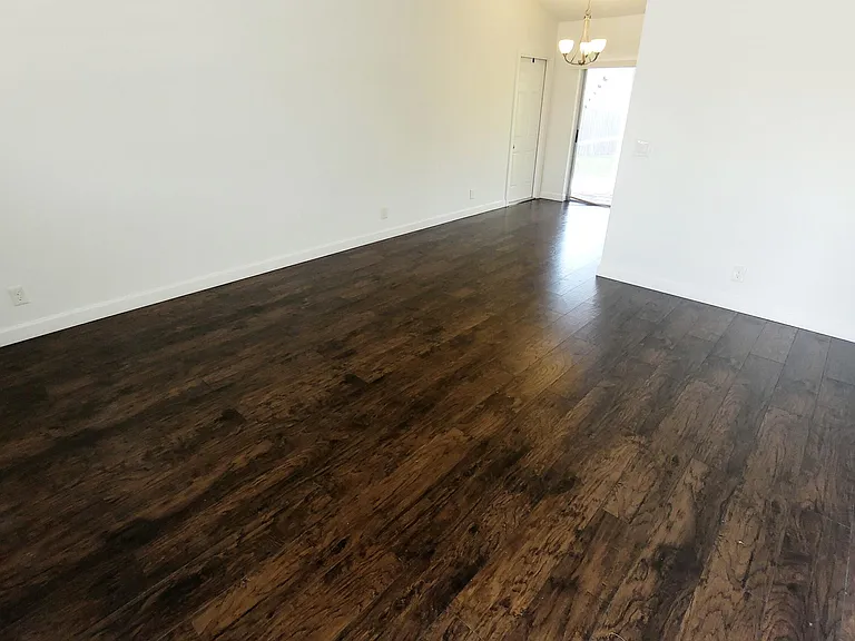 135 Village Cir — Photo 3