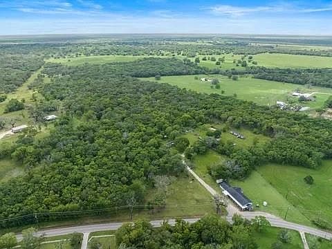 2nd image of 400 Nelson Rd