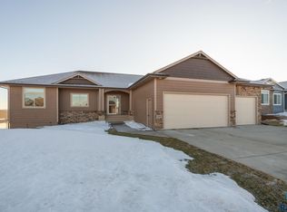 530 S 6th St, Baltic, SD 57003