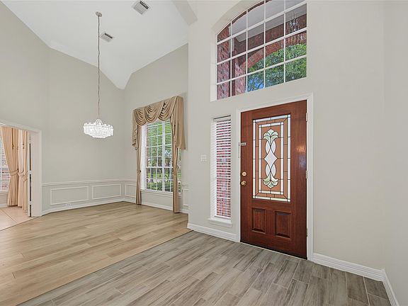 4th image of 5807 Bayberry Way
