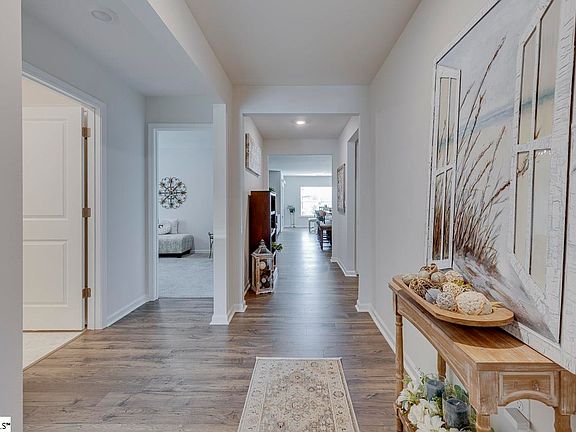 3rd image of 1592 Martingale Way