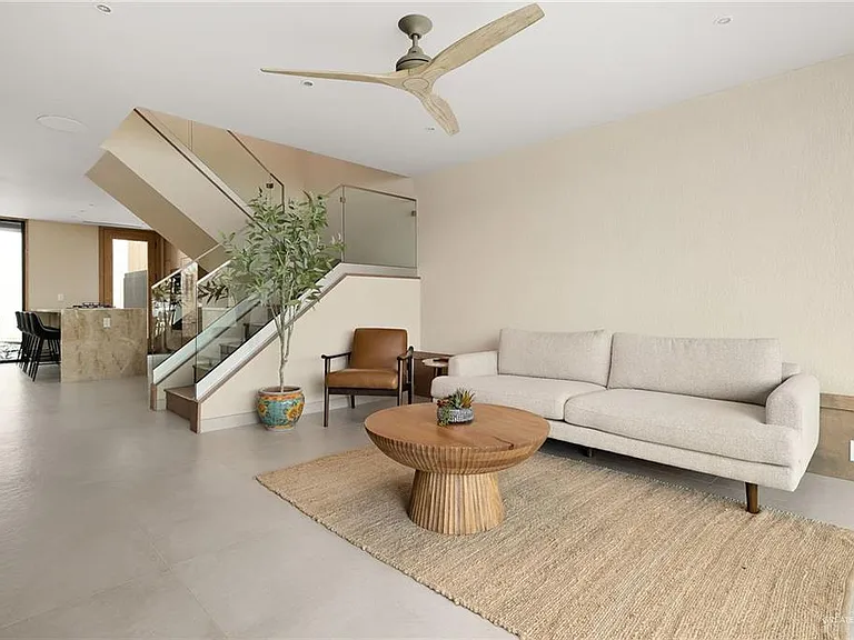 1414 S 7th Ave — Photo 5