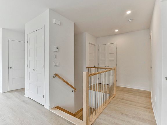 3rd image of 627 3e Ave #631