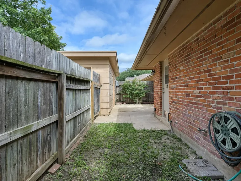 14301 Brook Holw — Photo 20