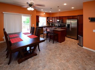 16115 Larimore Ave, Omaha, NE 68116